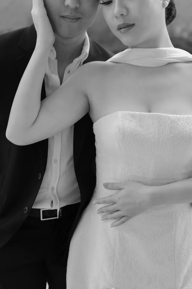 Portrait of Mauric and Nadya in wedding attire